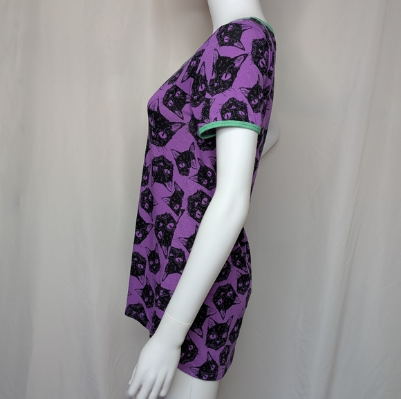 Purple & Black Cat Face Print Long Length Scoop Neck Short Sleeve Top - Picture 4 of 6